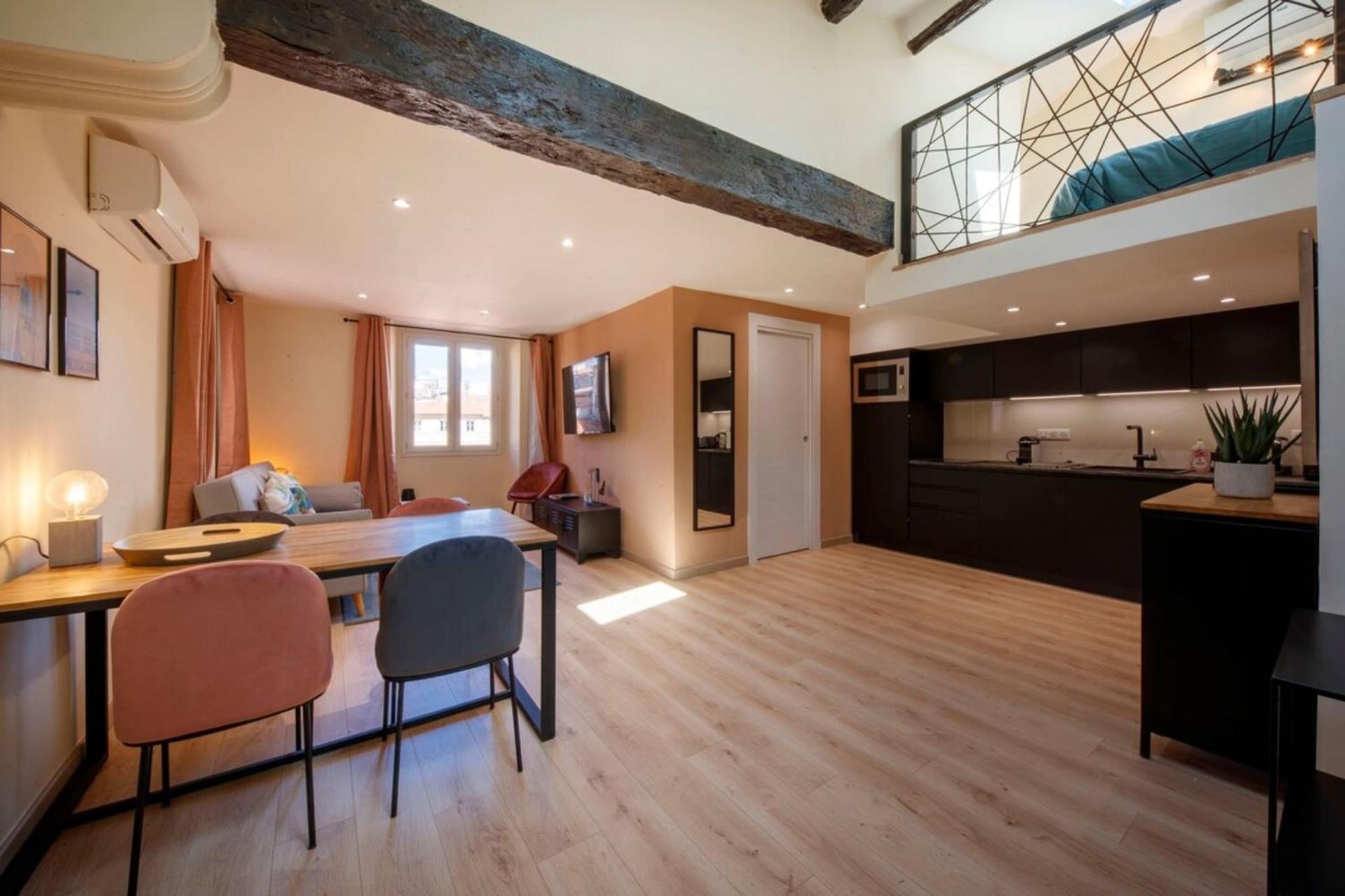 06A2 - Heart Of Old Nice Beautiful Renovated Apartment Eksteriør billede
